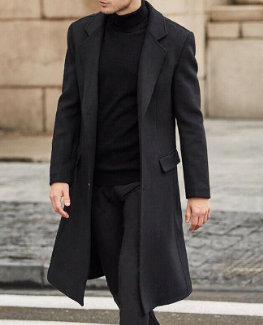 Abrigo largo de color negro para chico guapo
